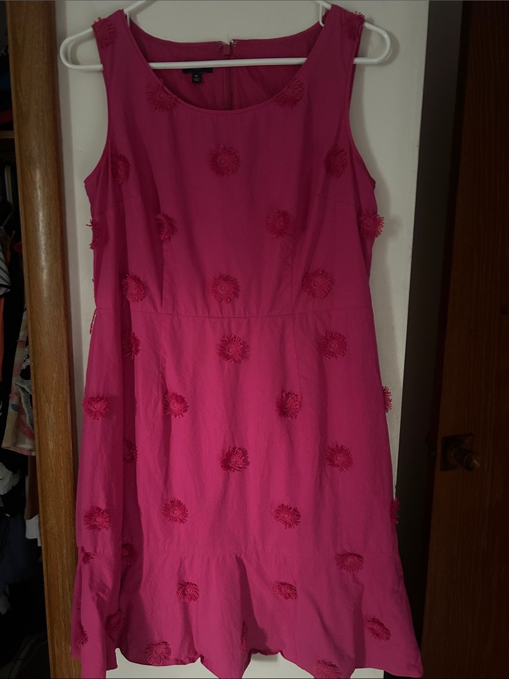 Talbots adorable pink summer dress with embellished small designs💓💓💓